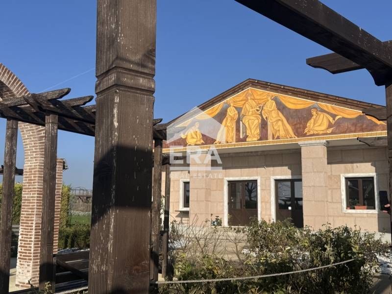 Бизнес имот "Rosarium Bilkarium" за продажба в с. Неофит Рилски , обла