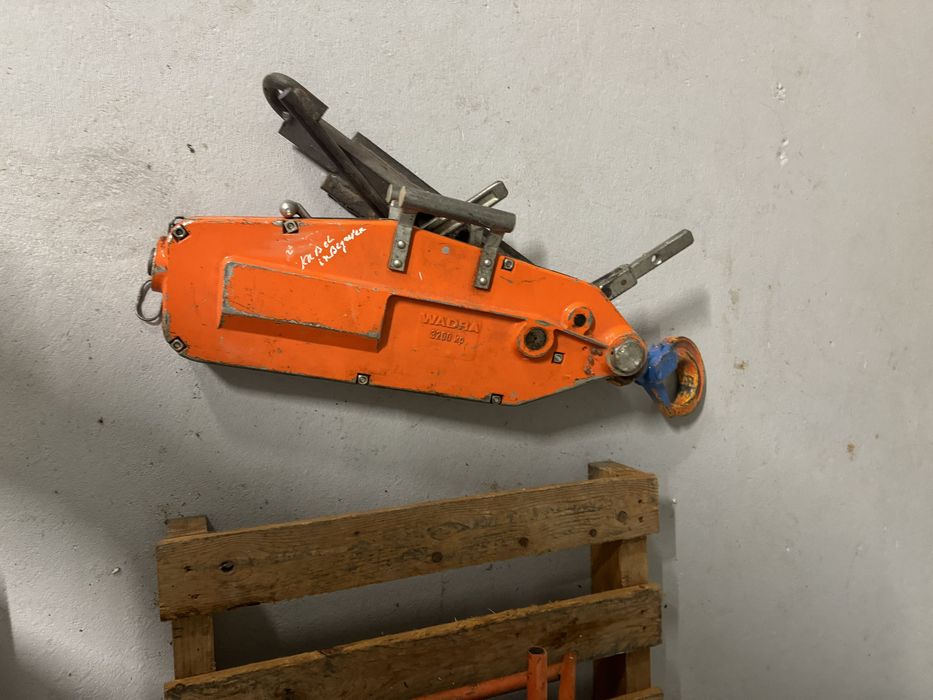 Troliu/ Capistan/ macara