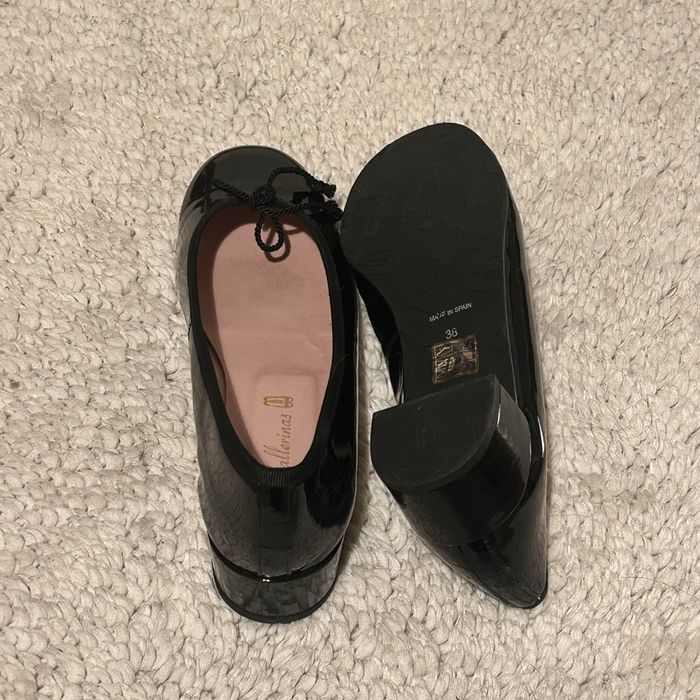 Balerini Pretty Ballerinas- piele lacuita neagra (noi, in cutie)