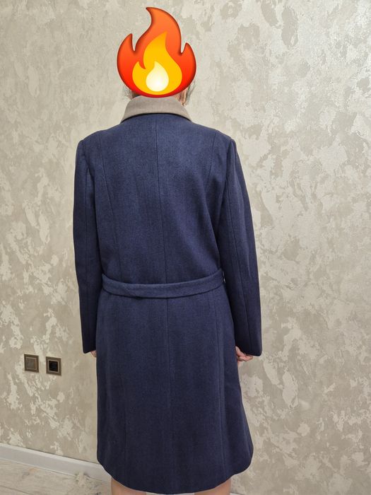 Продается новая пальто