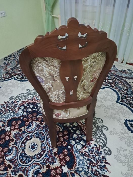 Стулья продаётся