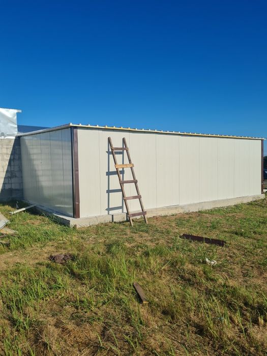 Vindem garaje auto și containere