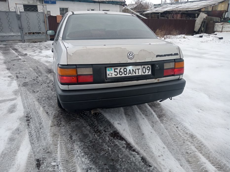 Пассат в3 седан.1.8моно