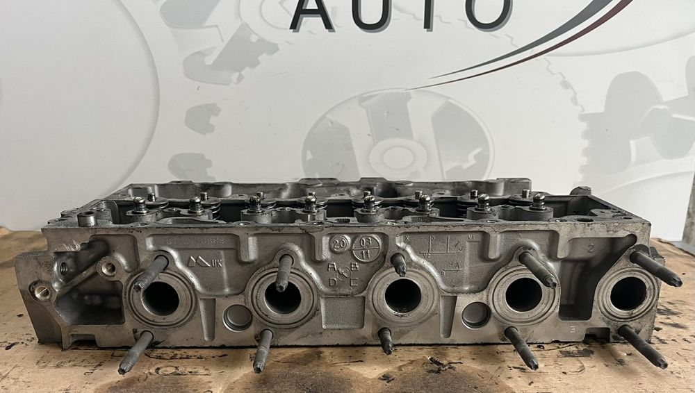 Цилиндрова глава Peugeot/Citroen 1.6ehdi 2012г.