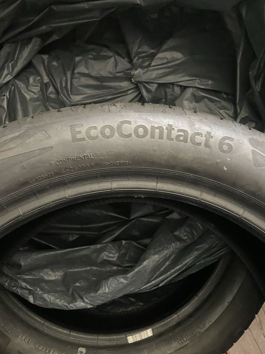 Anvelope 215 50 18 continental vara