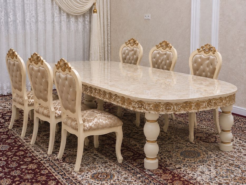 Продам стол и стулья