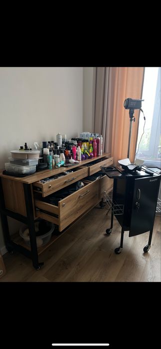 Стол для визажиста