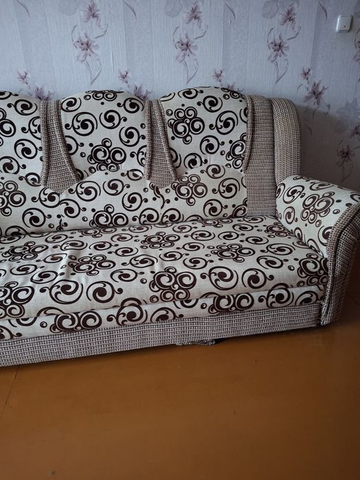 Продам диван б/у в хорошем состоянии