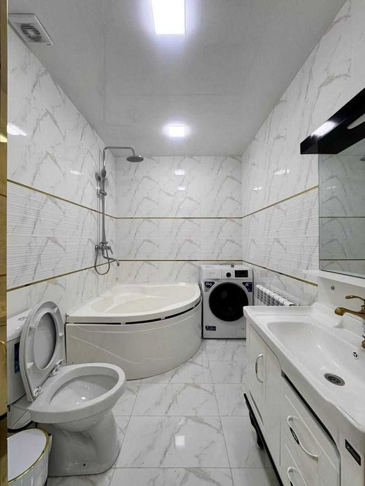 С ПРЕКРАСНЫМ ДВОРИКОМ!  3х комнатная квартира на 3 этаже Октябрьская