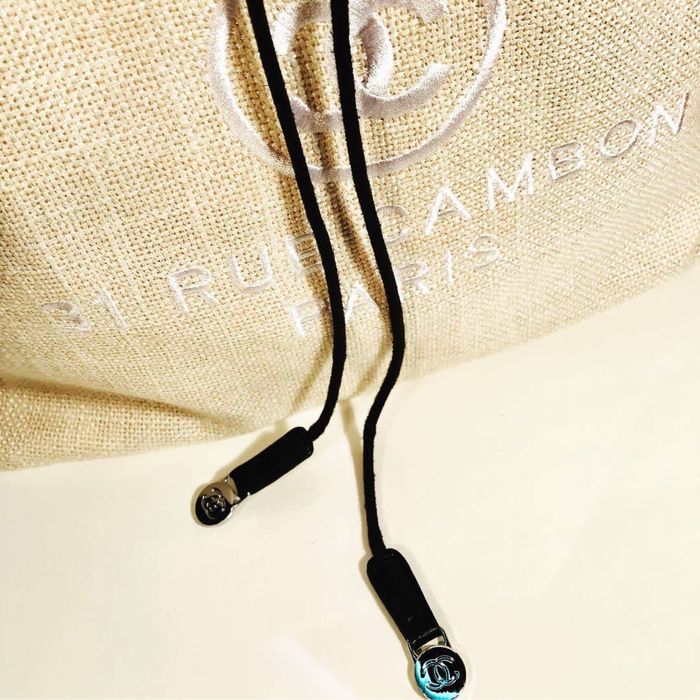 текстилна раница тип bucket bag на Chanel