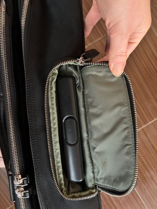 2-in-1 Servietă Piquadro cu troler de mână integrat