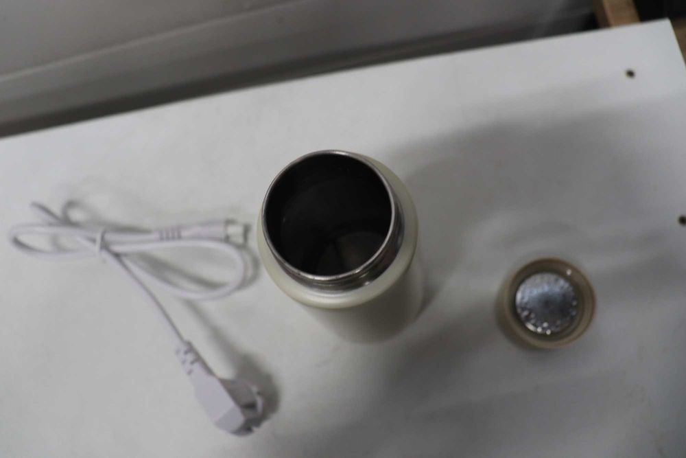 Електрическа кана Bear 300мл, 3в1, двуслойна облицовка, неръждаема