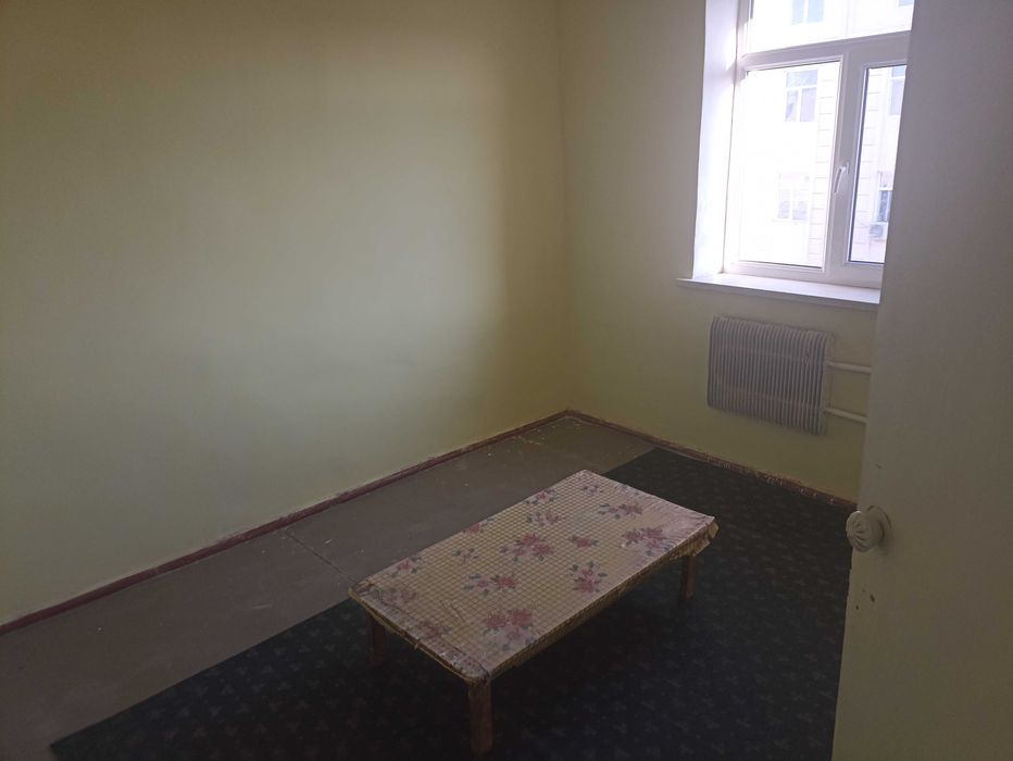 Урганч Шахри Темир йўл Вокзали ёнида квартира ижарага берилади