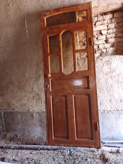 Эшик б/у сотилади