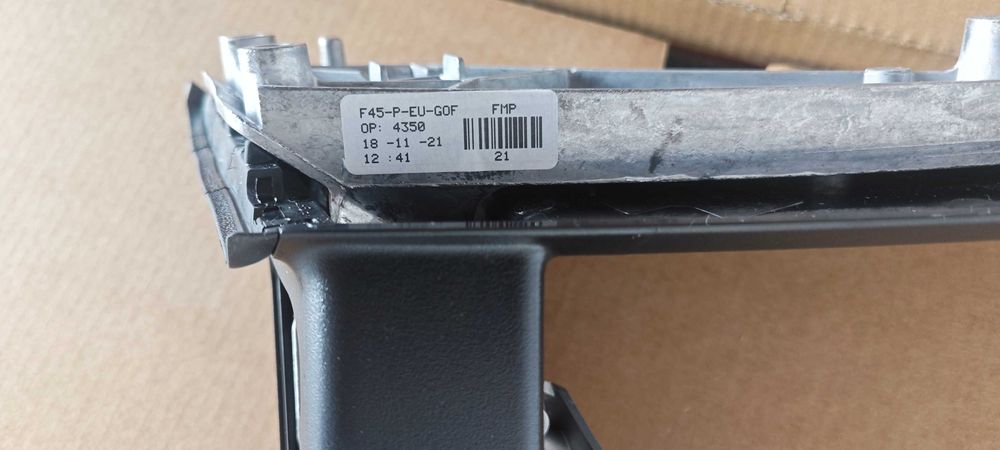 Продавам основа за външно огледало BMW. F45 / F46