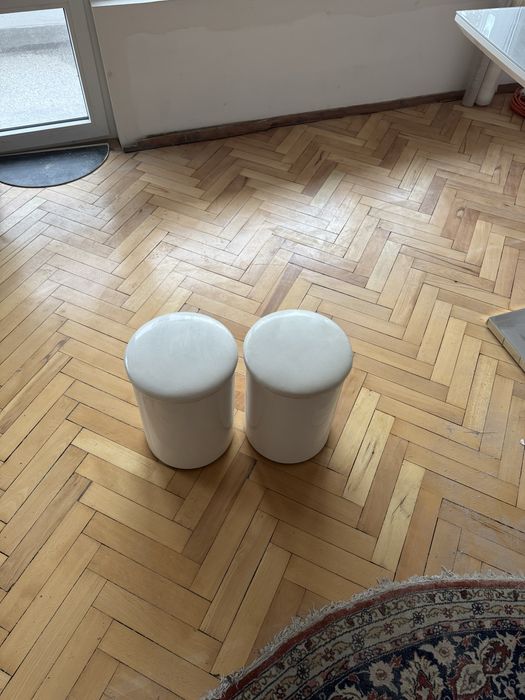 Стъклена холна маса + 2 табуретки