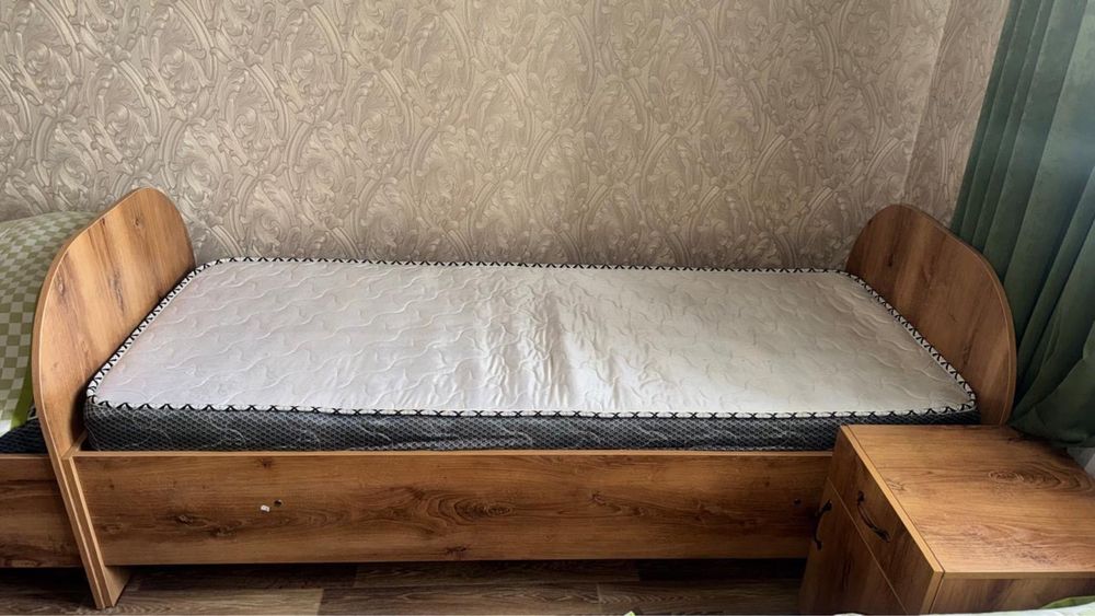 Продам кровати с матрасом