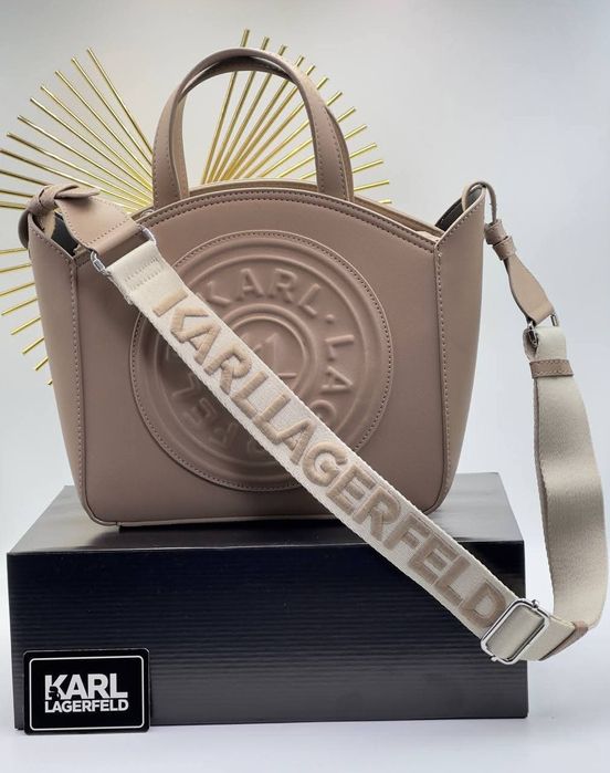 Стилна дамска чанта