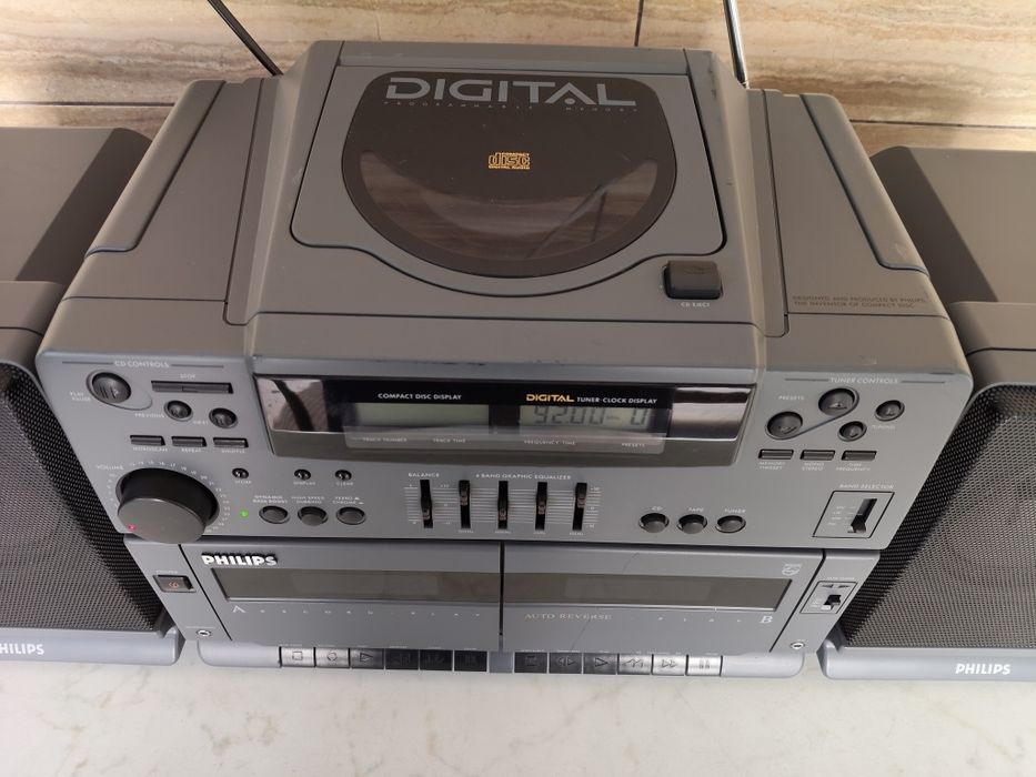 Boombox Philips radio casetofon, CD  tuner radio, auxiliar in, egalizator