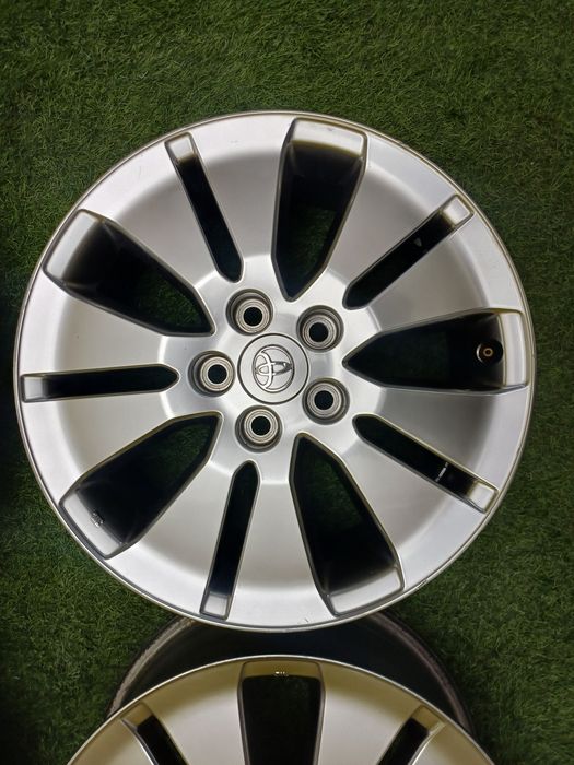 Диски R17 5x114.3 на Toyota и другие.