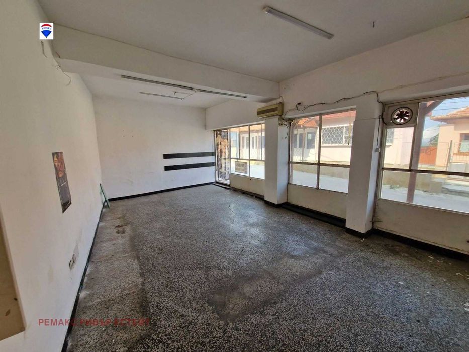 Продава се Магазин в Русе, Дружба 2 - 38 кв.м за 972 €/кв.м - Снимка #1