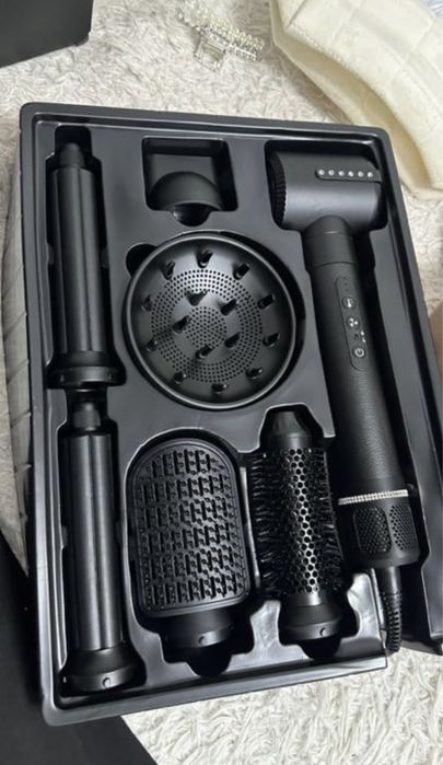 Шикарный фен-стайлер черный