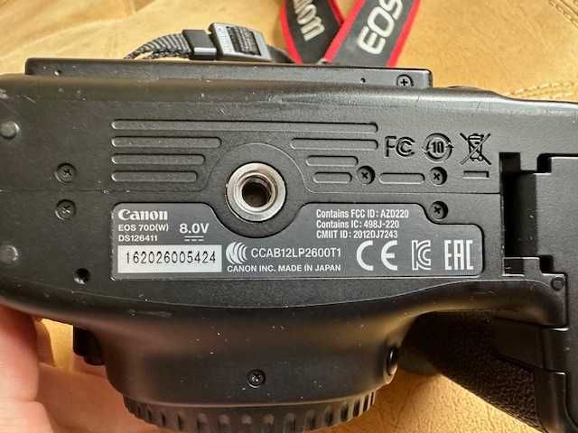 Фотоапарат Canon EOS 70 D с 3 обектива, чанта за носене и аксесоари