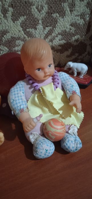 Игрушки:Жирафы деревянные,ручная работаКоляска игрушечнаяКукла говорящ