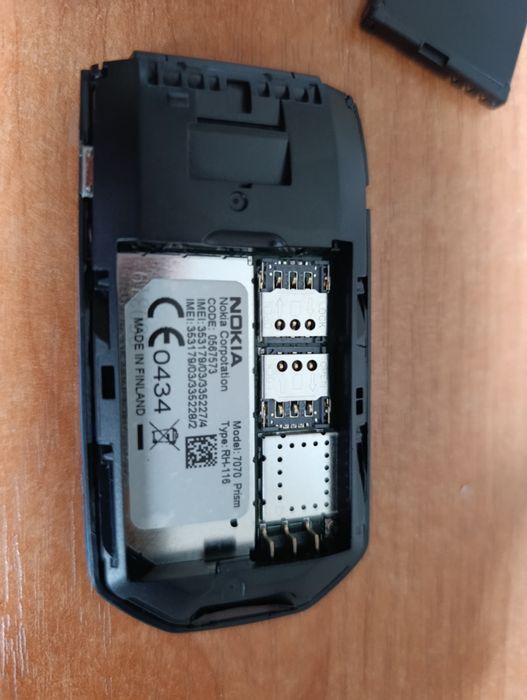 Nokia 7070 раскладной телефон