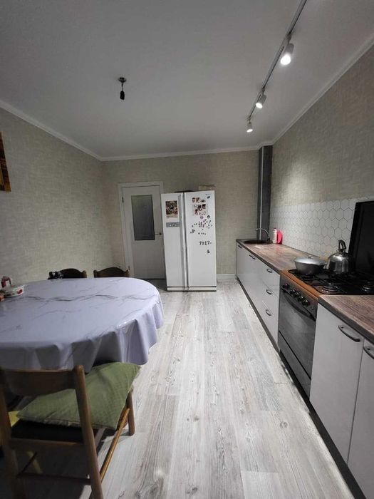 Продается 3 комн кв р-н Караван