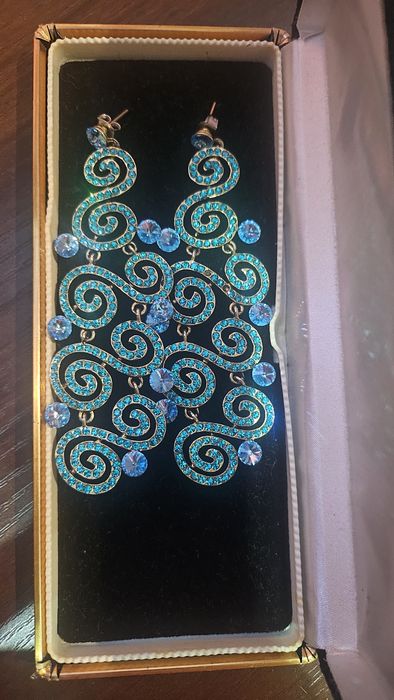 продам  очень красивые серьги