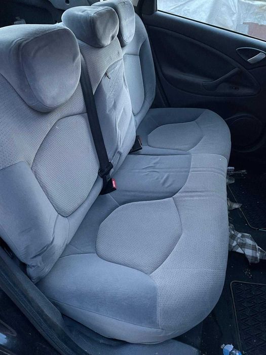 Dezmembrez CITROEN C5 din 2005