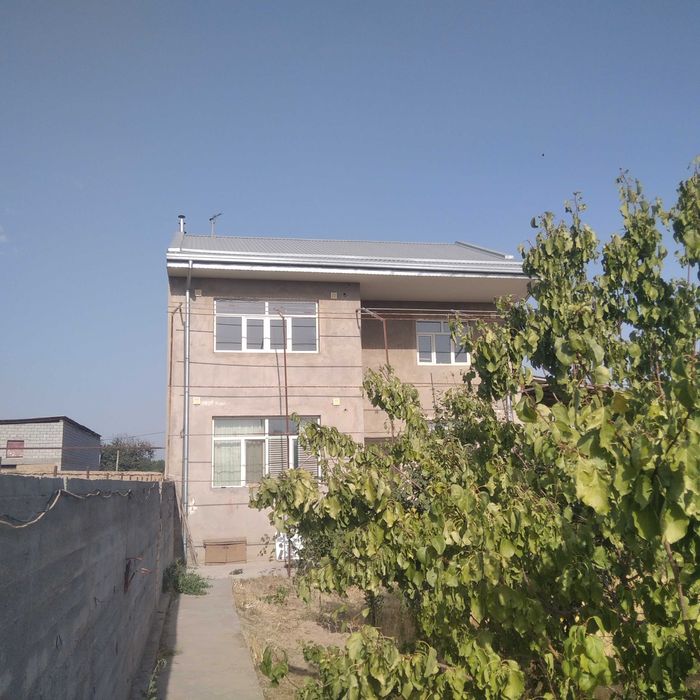 Уй сотилади, Қибрай, "Маданият" қишлоғи, 8,5 сотик, 8 хона, икки этаж