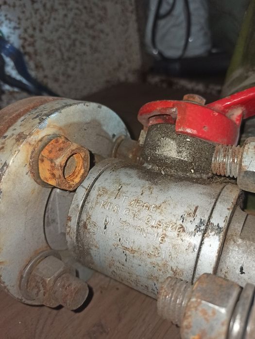 Шаровые краны продам.