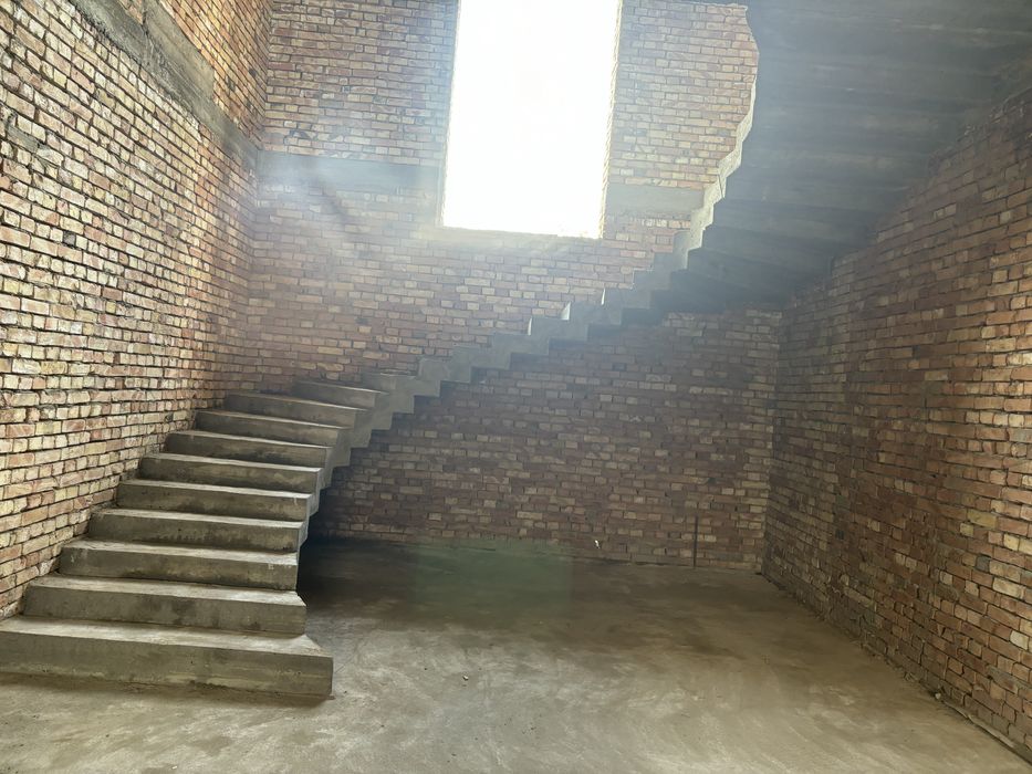 Лестница.  Бетоннан. Барлык турин.