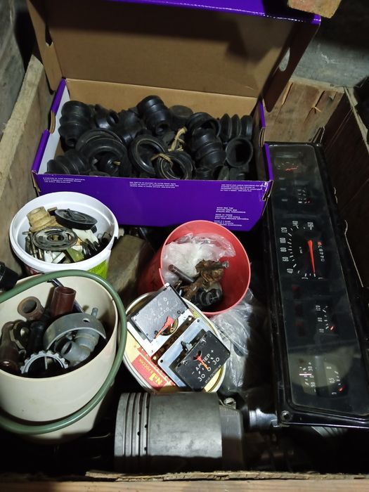 Запчасти от автомобиля Волга возможно торг