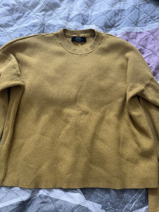 Пуловери и блузи