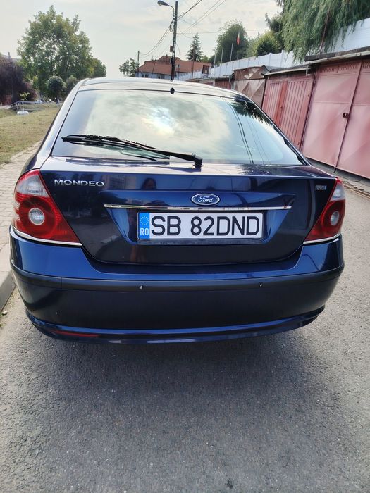 Vând Ford Mondeo