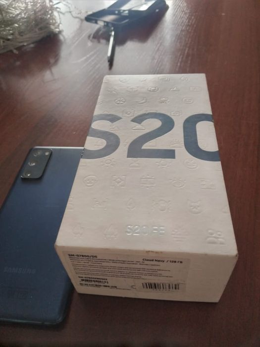 Продам samsung  galaxys20fe