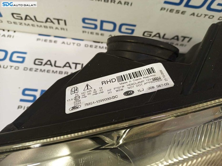 Far Stanga Fara Xenon Ford C-Max 2007 - 2010 Cod 7M51-13W030-BC [L1599] (Are o ureche rupta)