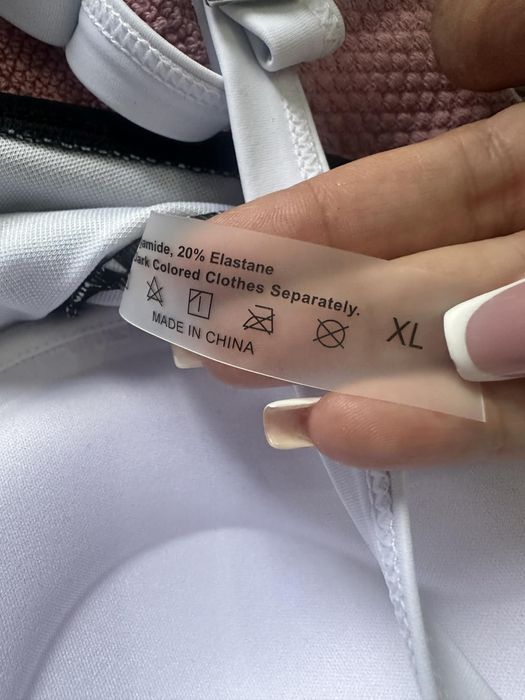 Цял модерен бански