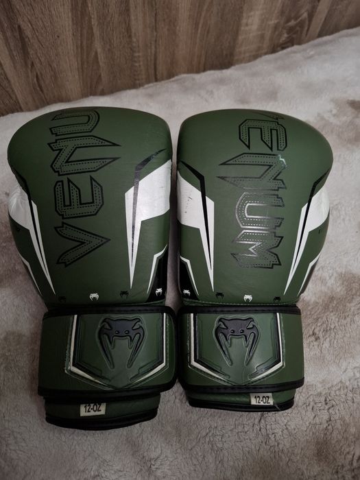 Перчатки и футы  для единоборств