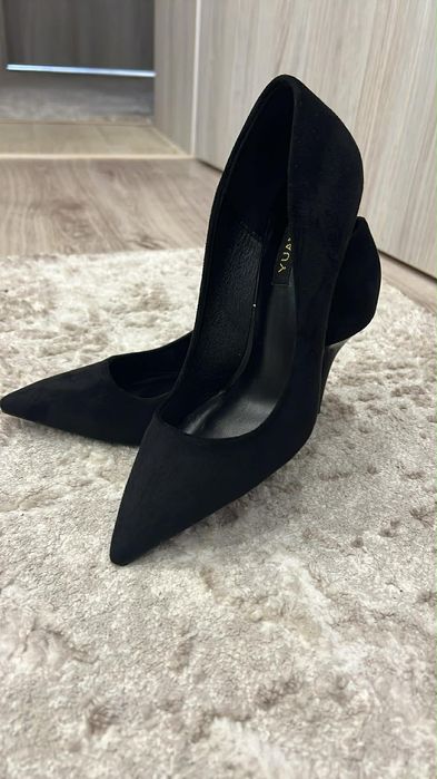 Обувки, чисто нови