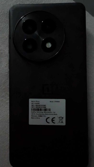 Vand /schimb oneplus13 , de 12gb/256gb, doar cu Vivo x200pro / pixel9p