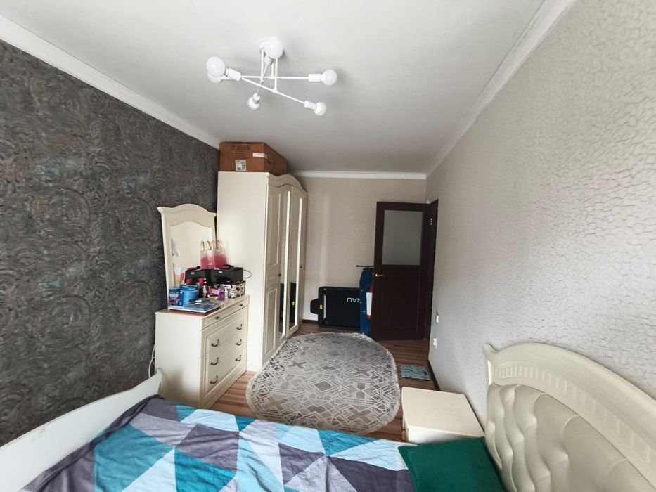продам 3 комнатную квартиру 2 этаж