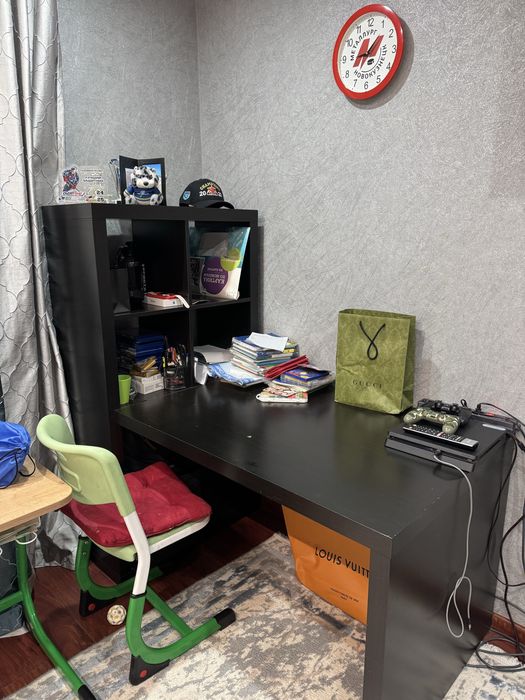 Стол письменый черный