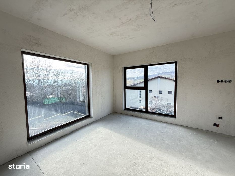 Casa de vanzare 134mp + 240mp | Zona Auchan Iris | CF | 2 garaje