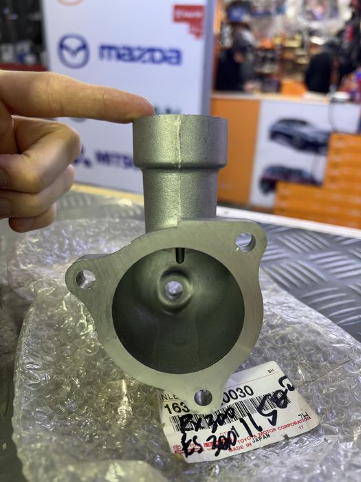 Корпус термостата лексус рх 300 330