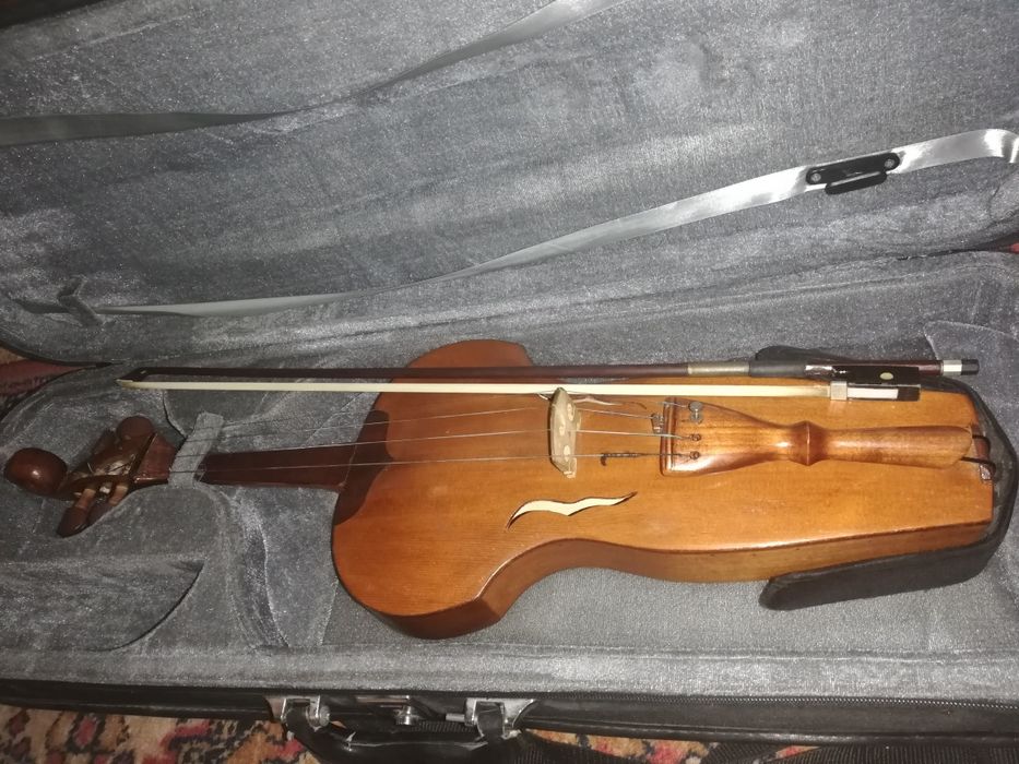 Продаётся профессиональный прима ҚОБЫЗ. Ручная работа.