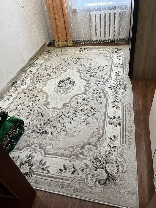 Продам ковер за 20 000 тг.